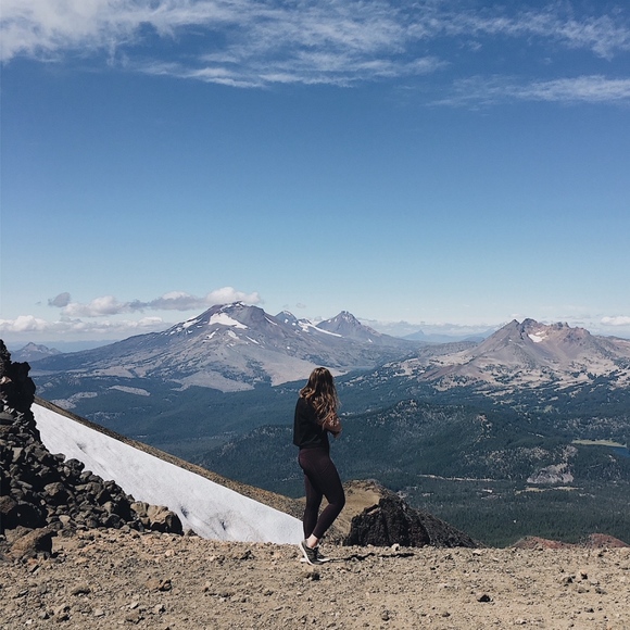 Meet Your Posher 🌿 - Picture 2 of 8